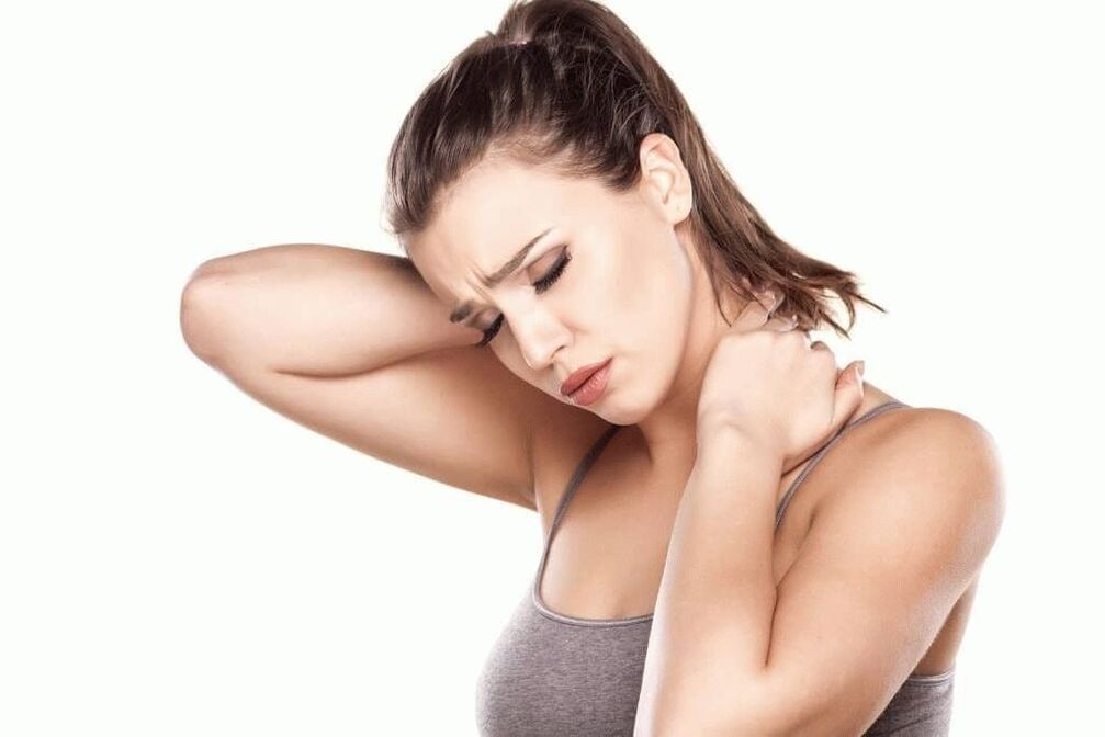 silny ból szyi i łopatek z osteochondrozą szyjną